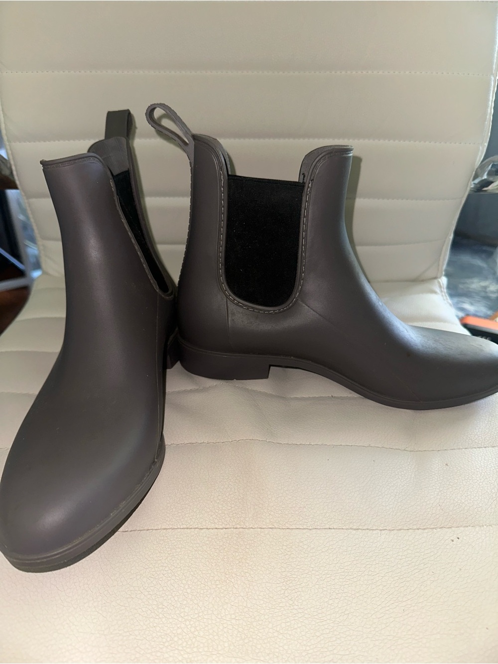 Capelli of New York Matte Gray Chelsea Rain Booties